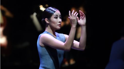 Auch Hyo-Jung Kang (hier in Fabio Adorisios Choreografie „Empty Hands“) ist unter den Tänzerinnen und Tänzern, die für einen Gala-Auftritt nach Stuttgart zurückkehren. Foto: Stuttgarter Ballett/SB