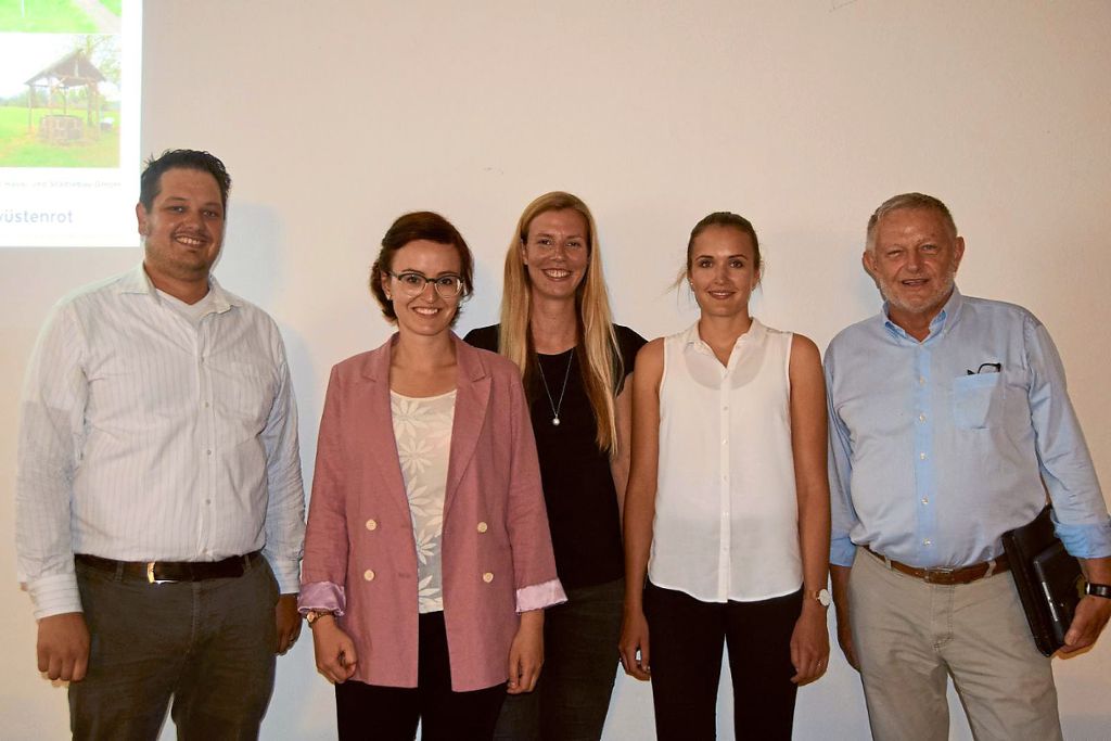 Bei der Auftaktveranstaltung (von links): Philipp Heidiri, Norina Flietel, Barbara Fleisch, Isabell Arnold und  Rudolf Müller.  Fotos: mos
