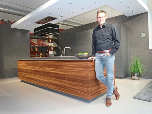 Rempp-Geschäftsführer Matthias Rempp im Showroom seines Unternehmens in Wildberg.  Foto: Bernklau