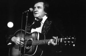 Country-Sänger Johnny Cash während eines Auftritts 1981 in Frankfurt. Foto: dpa