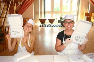 So freundlich wurden am Sonntag die Schnitzel-Esser beim Musikverein Bietenhausen im Bürgerhaus begrüßt.Foto: Beuter Foto: Schwarzwälder Bote