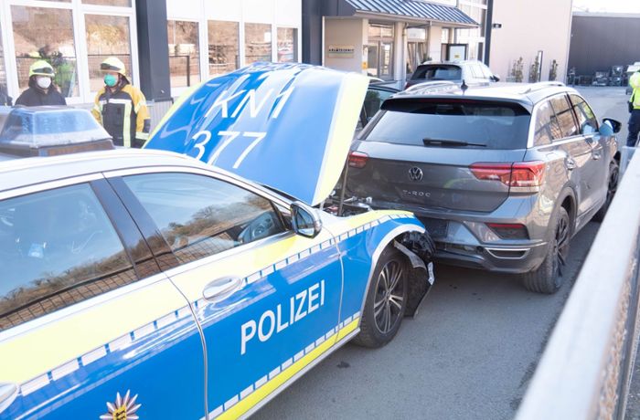 Mit gestohlenem Auto gerast: Verfolgungsjagd der Polizei endet mit Unfall in Sulz