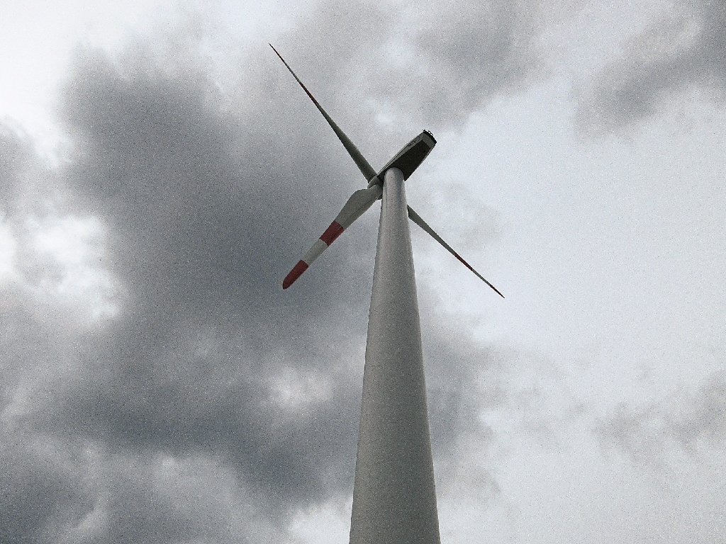 Die Bürgerinitiative (BI) Pro Windkraft Schömberg hat bei der Kommunalaufsicht des Landratsamtes Calw Beschwerde eingelegt. Foto: Haubold