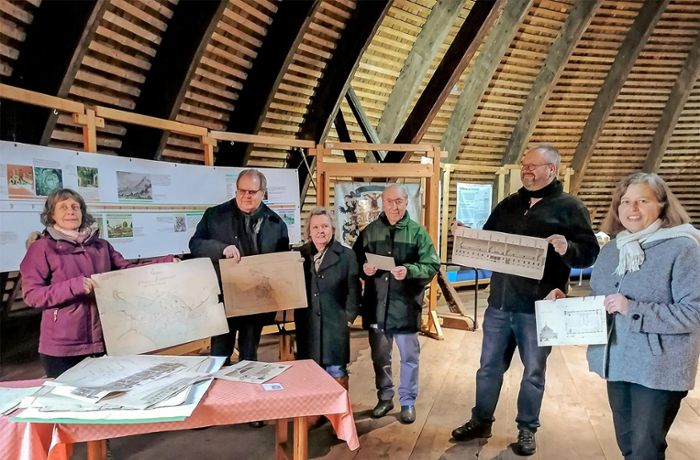 Seltene Zeichnungen überreicht: Salinenverein Rottweil macht Bad Dürrheimer Heimatverein Geschenk zum Jubiläum