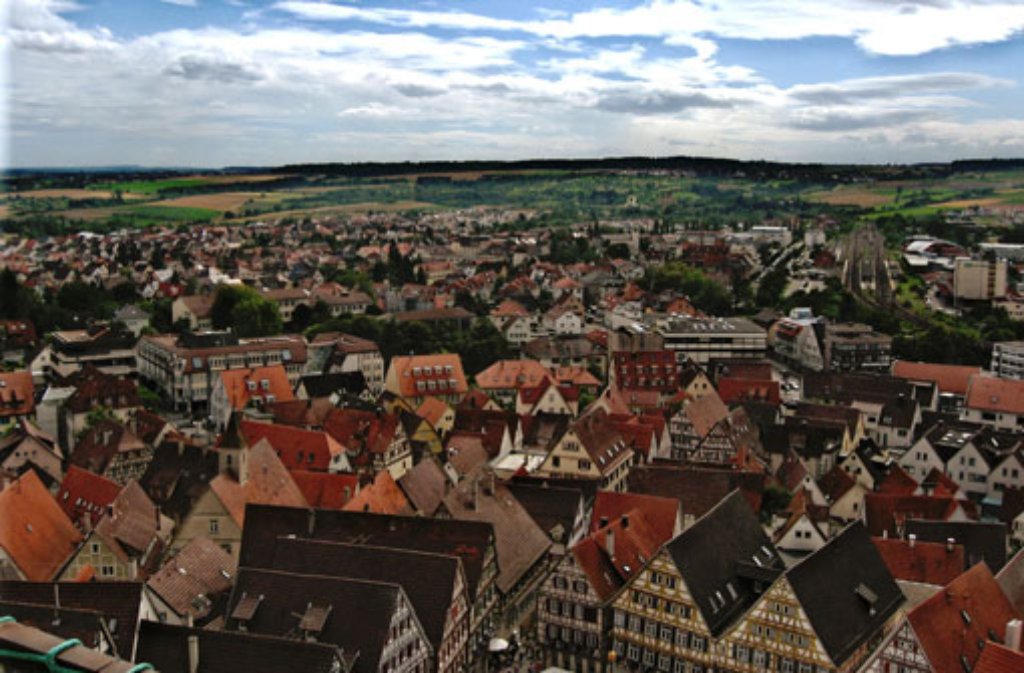 Tipp 1: Am Rande des Schönbuchs gelegen, besticht Herrenberg mit seiner malerischen Altstadt. In engen Gassen schmiegen sich Fachwerkhäuser aneinander, ...