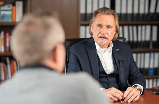 Ingo Lenßen im Gespräch mit Waldrausch-Chefredakteur Arne Hahn. Foto: Johannes Feederle
