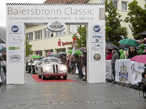 Das Mille-Miglia-Coupé, Siegerauto des Ruhestein-Bergrennens 1946, trug die Startnummer 1 bei der ersten Baiersbronn Classic. Foto: Michel