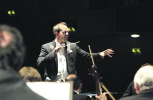 Rasmus Baumann leitete als Gastdirigent das Konzert der Stuttgarter Philharmoniker. Foto: Pedro Malinowski/PM