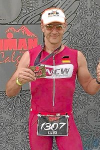 Claus Cavadini, Triathlet des TSV Calw, absolvierte im kanadische Calgary einen Triathlon über die Halb-Ironmandistanz von 1,9 Kilometern Schwimmen, 90 Kilometer Rad fahren und 21,1 Kilometer Lauf. Foto: sb