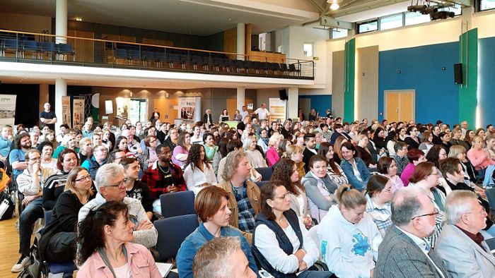 Pflegekongress in Hechingen: 250 Pflegekräfte bilden sich in der Stadthalle fort
