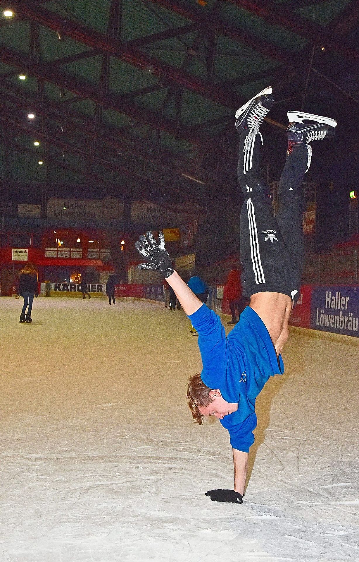Bad Liebenzell Breakdance und Akrobatik auf dem Eis Bad