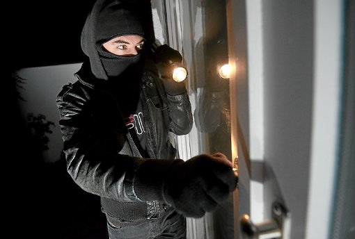 Ein Einbrecher ist in Rosenfeld in Unternehmensgebäude eingestiegen und hat Geld gestohlen. (Symbolbild) Foto: Schwarzwälder-Bote
