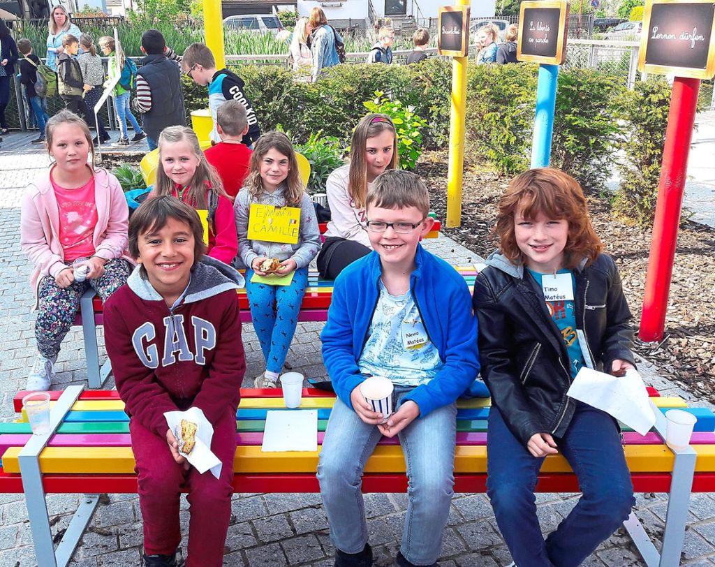 Die Schüler freuten sich über den Besuch in Truchtersheim.  Foto: Schule Foto: Schwarzwälder Bote