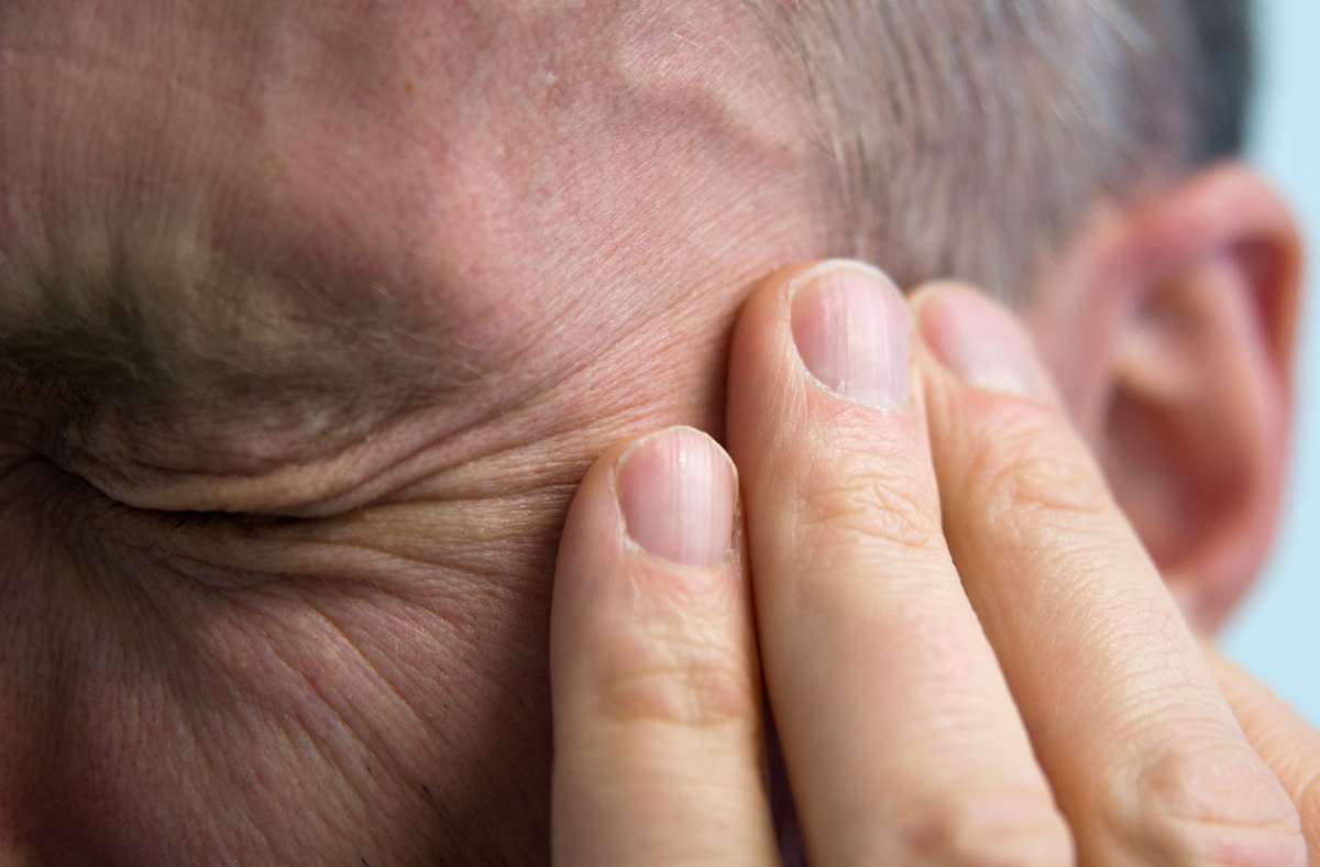 Stechend oder drückend, sporadisch, regelmäßig, manchmal überfallartig:  Kopfschmerzen sind eine Volkskrankheit, von der rund 47 Millionen Erwachsene zumindest zeitweise geplagt werden. Foto: dpa/Andrea Warnecke