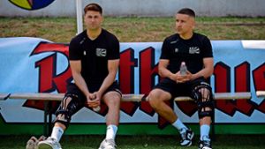 Nico Tadic und   Jonas Brändle  (rechts) sollen  nach ihren Kreuzbandrissen wieder  im Training dabei sein, doch beide Nullachter können noch nicht alle Übungen mitmachen. Foto: Eibner/Hipp