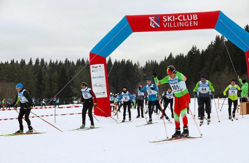Gut 100 Teilnehmer – weniger als erhofft – nehmen am Sonntag am Benefiz-Skilauf 2h am Auerhahn teil. Foto: Heinig