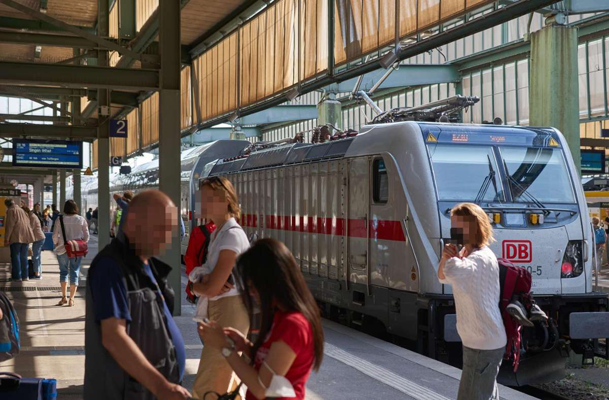 Ein Zug der von der Gäubahn im Stuttgarter Hauptbahnhof Foto: Lück