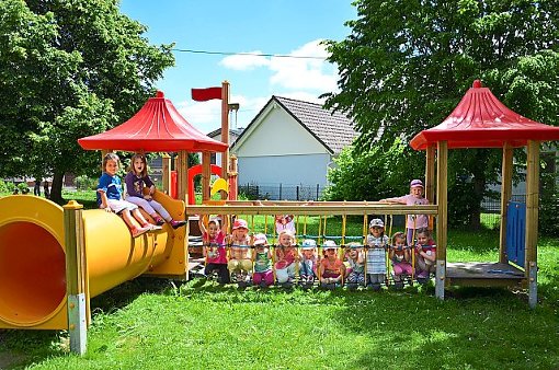 Neues Spielgerät für den Kindergarten Foto: Kromer Foto: Schwarzwälder-Bote