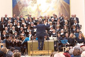 Der Taborchor führte mit dem Orchester Capella viavce und mehreren Solisten Händels Messias auf. Foto: Adrian Foto: Schwarzwälder-Bote