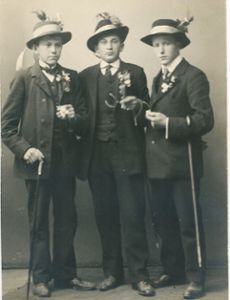 Gregor Faller (von links), Victor Zehnder und Meinrad Jauch  gründeten im April 1919 den Musikverein Mariazell.  Foto: Herzog Foto: Schwarzwälder Bote