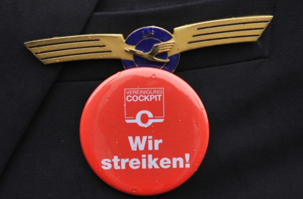 Lufthansa-Passagiere können kurz vor dem Nikolaus-Wochenende aufatmen. Nach dem zehnten Streik in diesem Jahr kehren die Piloten ins Cockpit zurück.  Foto: dpa