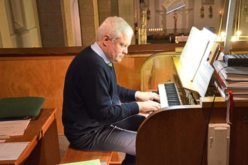 Florian Wilkes konzertiert als Organist auf nationaler und internationaler Ebene und ist zugleich zweiter Domorganist an der St. Hedwigs-Kathedrale Berlin. Nun begeistert er in der Schönwälder Antoniuskirche. Foto: Nagel Foto: Schwarzwälder Bote