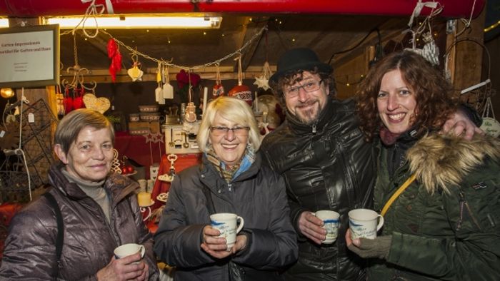 Königlicher Weihnachtsmarkt: Besucher kommen in Scharen auf die Burg
