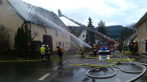 Ein Haus in Zillhausen wurde Raub der Flammen. Foto: Visel