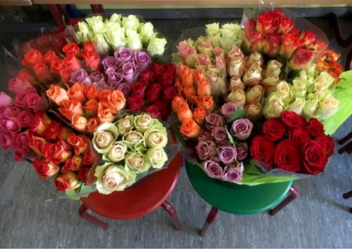 Blumen oder doch lieber Schokolade zum Valentinstag? Foto: Schule Foto: Schwarzwälder Bote