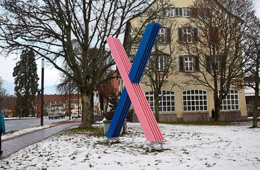 Vor der Postfiliale am Freudenstädter Marktplatz steht ein großes X. Foto: Michel