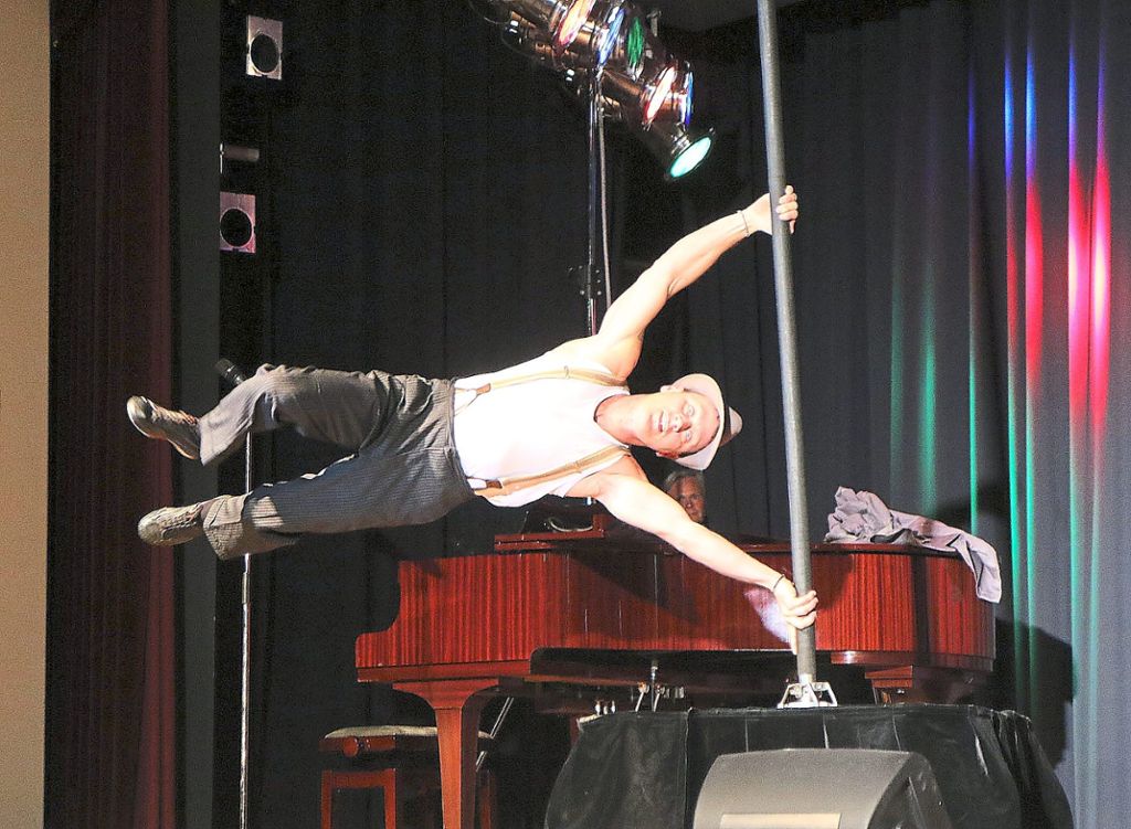 Unglaubliche Kraftakte und Akrobatik zeigte Noah ­Chrony.  Fotos: Kraushaar