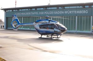 Ein Hubschrauber der Polizei. Helikopter wie diese werden auch zur Fahndung nach Verdächtigen eingesetzt – so wie im Fall des nächtlichen Fluges über dem Gebiet Buchberg. (Archivfoto) Foto: Trippl