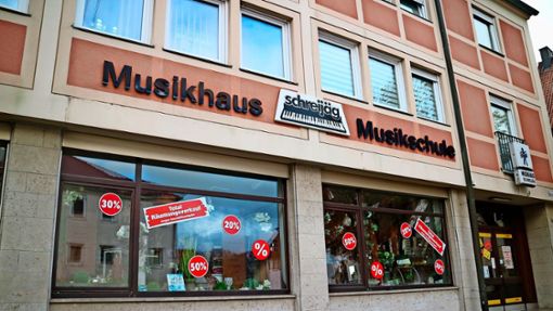 Die Postagentur im Musikhaus Creativstudio Schreijäg  schließt zum Jahresende: Ein neuer Standort ist aber gefunden. Foto: Marschal