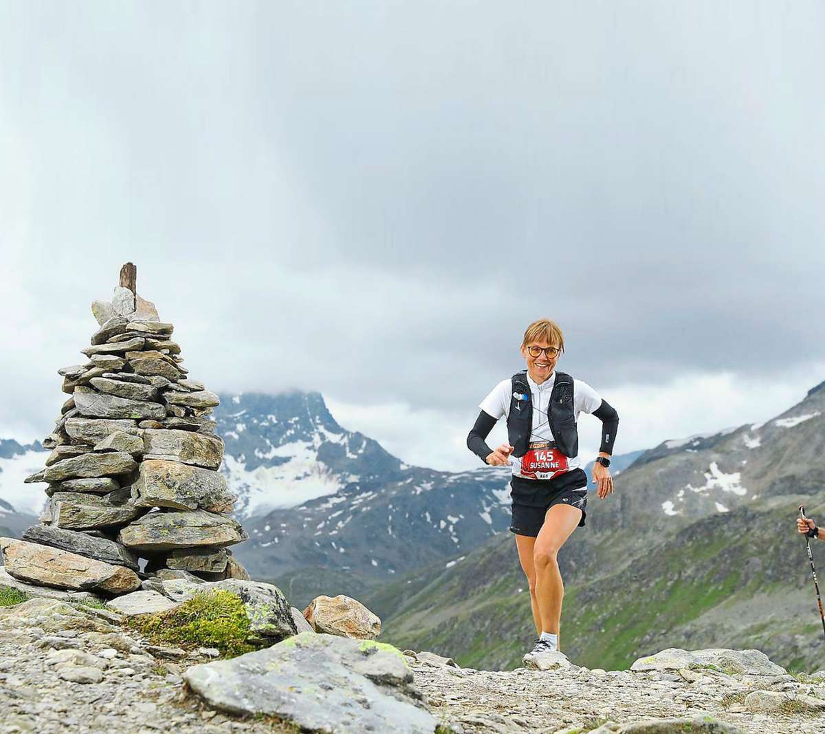 Zehn Stunden und sechs Minuten war Susanne Bitzer aus Boll unterwegs. Dann hatte sie den Berglauf »Swiss alpine« in Davos geschafft - und das Dutzend voll. Foto: (sb)