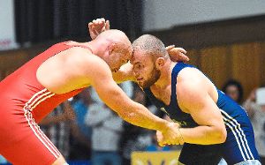 Tribergs Schwergewichtler Victor Cojocari (rechts)  verlor hoch. Foto: Kienzler Foto: Schwarzwälder-Bote
