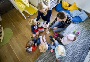 Die Tagespflege ist im Kreis Rottweil ein wichtiges Standbein bei der Kinderbetreuung.  Symbol-Foto: Strobel Foto: Schwarzwälder Bote