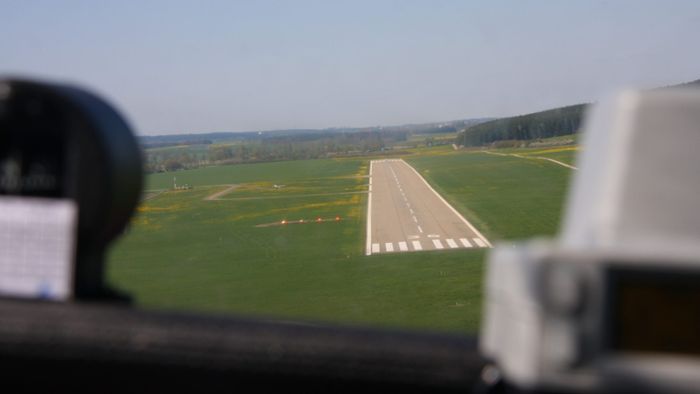 Flugschüler verpatzt Landung auf Donaueschinger Flugplatz 