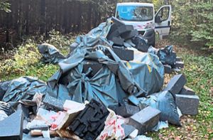 220 Kilogramm Müll sind im Wald nahe Wiesenstetten gefunden worden. Foto: Gemeinde Empfingen