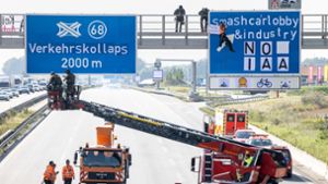 Aktivisten müssen nach Blockade von Autobahnen in Haft