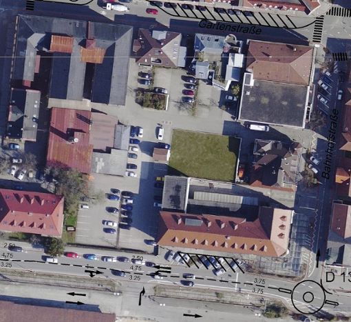 Die Bauvoranfrage betrifft dieses Areal mit Zufahrt von der Bahnhofstraße (rechts). (Archiv-Plan) Foto: Stadt