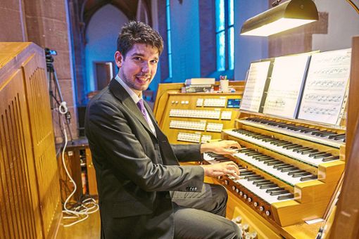 Der italienische Organist Gabriele Marinoni überzeugte in der Stadtkirche.Foto: Fritsch Foto: Schwarzwälder Bote