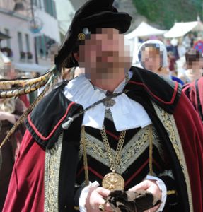 Steffen W. tauchte in die Welt der Monarchie während der Horber Ritterspiele 2013 ein. Archivfoto. Foto: Hopp