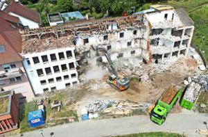 Der neuere Teil des Ettenheimer Klinikums wird abgerissen, um Platz für den Neubau der Rehklinik zu machen. Foto: /Ullrich