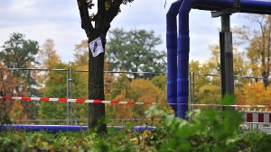 Unbekannte zünden Leitungsrohr im Rosensteinpark an