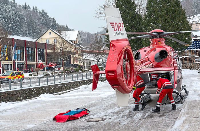 Rodel-Unfall in Bad  Griesbach: Rettungshubschrauber bringen schwer verletzte Kinder in Kliniken