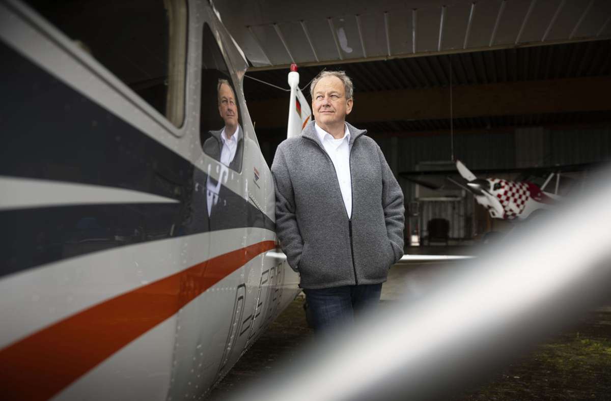 Jens Knittel mit seiner Cessna in Marbach, der Hangar steht direkt am Feldweg. Die Bildergalerie zeigt Eindrücke aus der Luft. Foto: Gottfried Stoppel/Stoppel