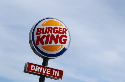 Die 89 geschlossenen Burger-King-Filialen sollen bis Mittwoch wieder auf sein. Foto: dpa