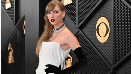 Elegant wie eine Hollywood-Diva: Taylor Swift bei den 66. Grammy Awards. Foto: AFP/ROBYN BECK