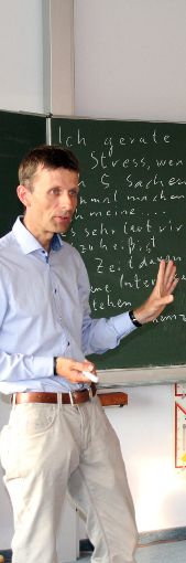 Johannes Zirlik spricht beim Förderverein der Grundschule über Stressauslöser, -reaktionen und -bewältigung. Foto: Hübner Foto: Schwarzwälder-Bote