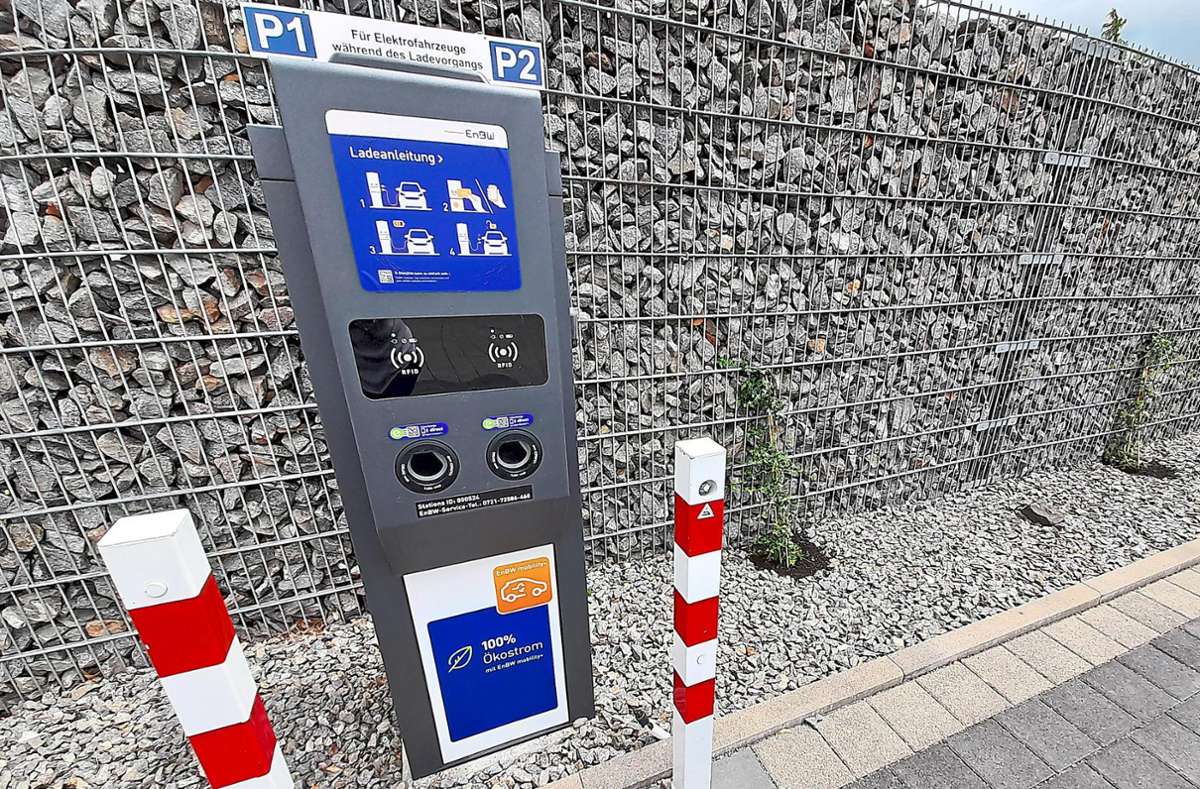 E-Ladestation in Bisingen: An öffentlichen Ladestellen mangelt es noch. Foto: Gern